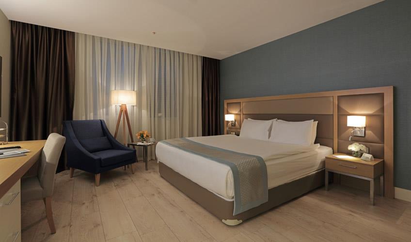 En fazla 2 yetişkin.