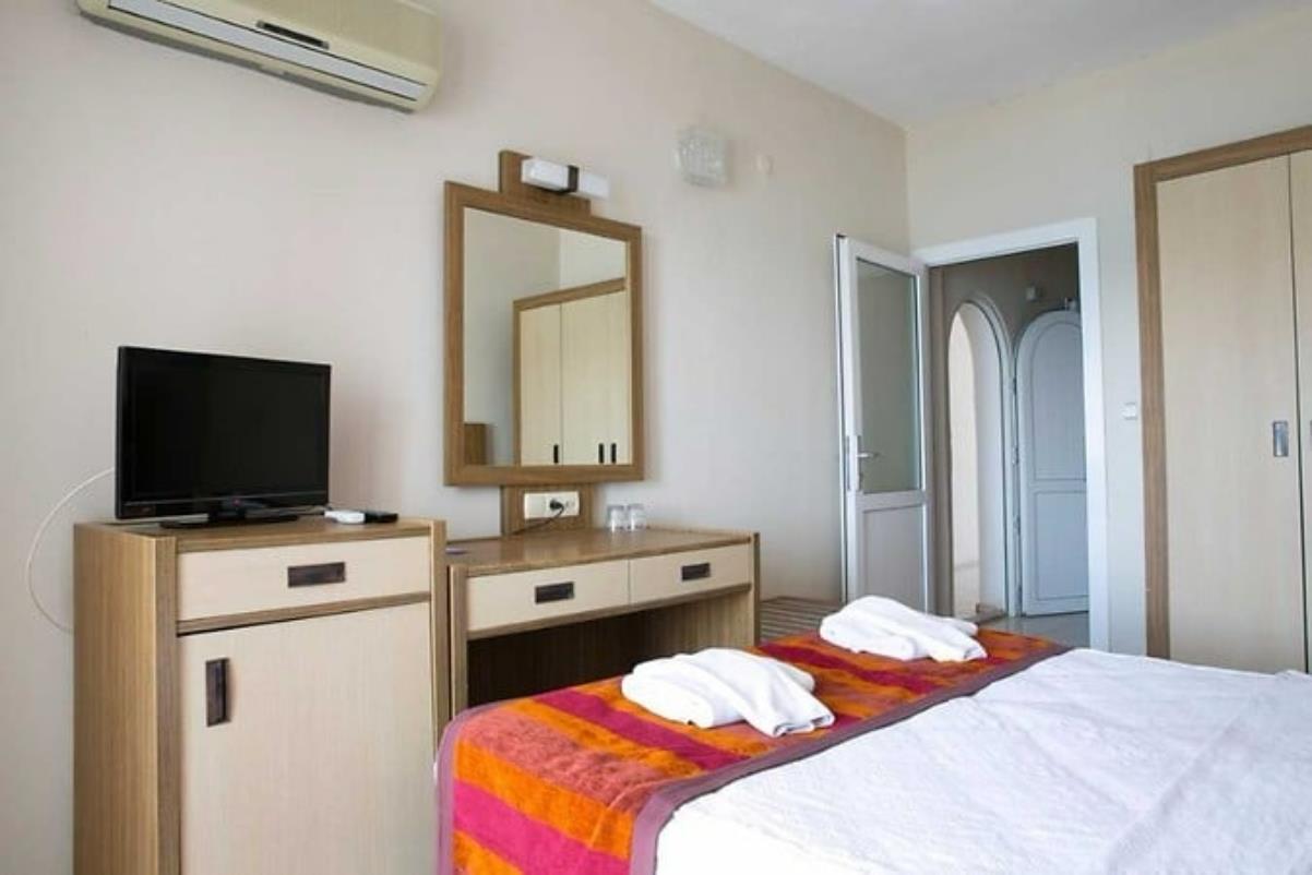 En az 3 yetişkin, En fazla 4 yetişkin veya 3 yetişkin + 2 çocuk.