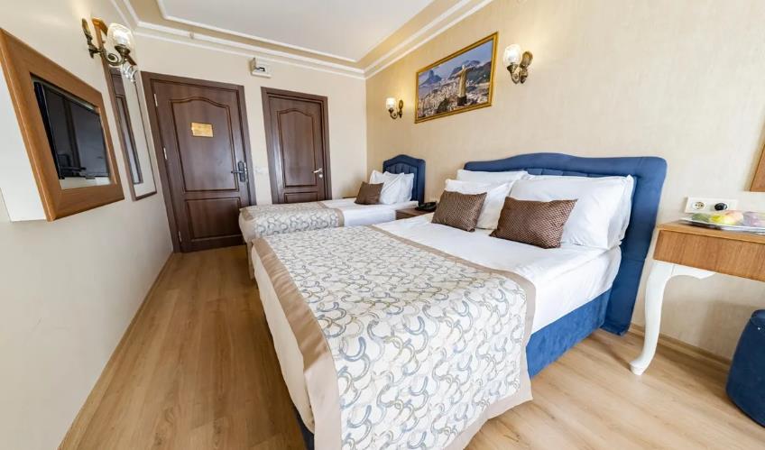 En fazla 3 yetişkin.