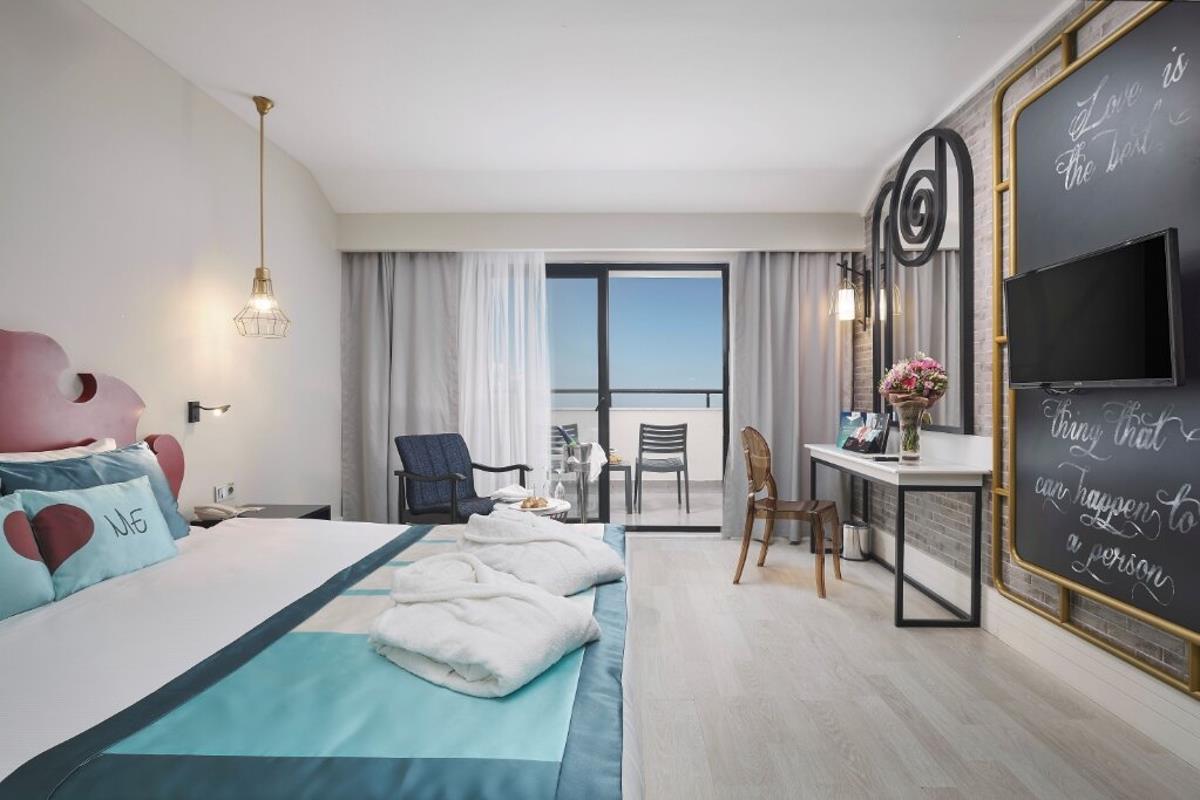 En fazla 2 yetişkin.