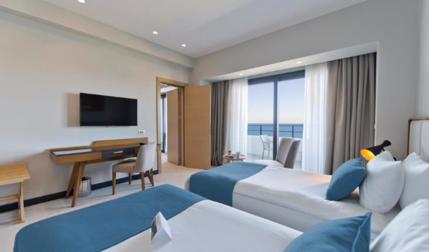 En fazla 2 yetişkin.