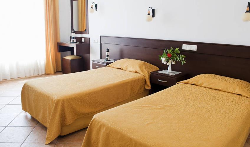 En fazla 2 yetişkin.