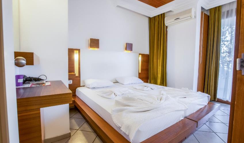 En az 2 yetişkin, En fazla 4 yetişkin + 2 çocuk veya 3 yetişkin + 2 çocuk.