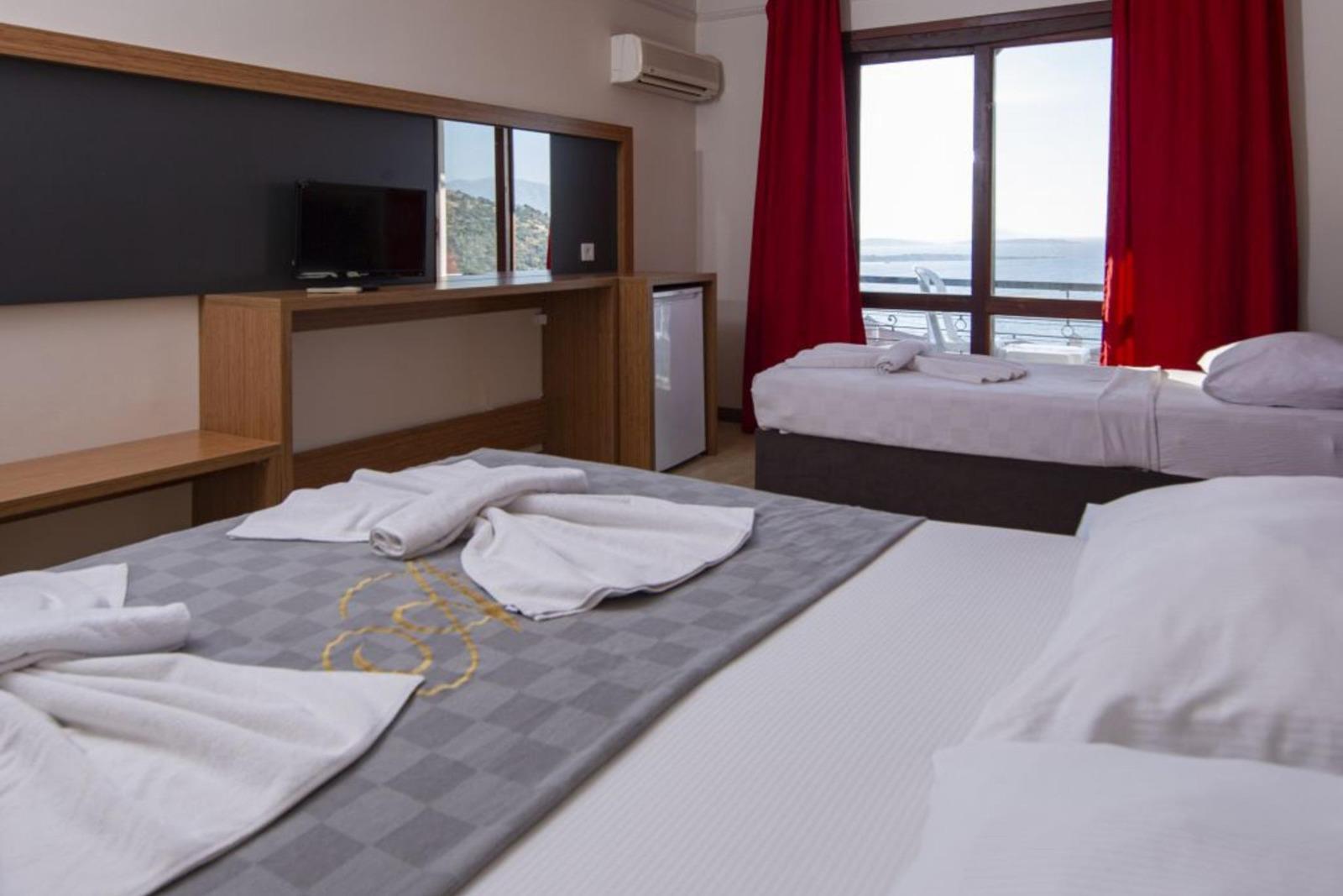 En fazla 3 yetişkin veya 2 yetişkin + 1 çocuk.