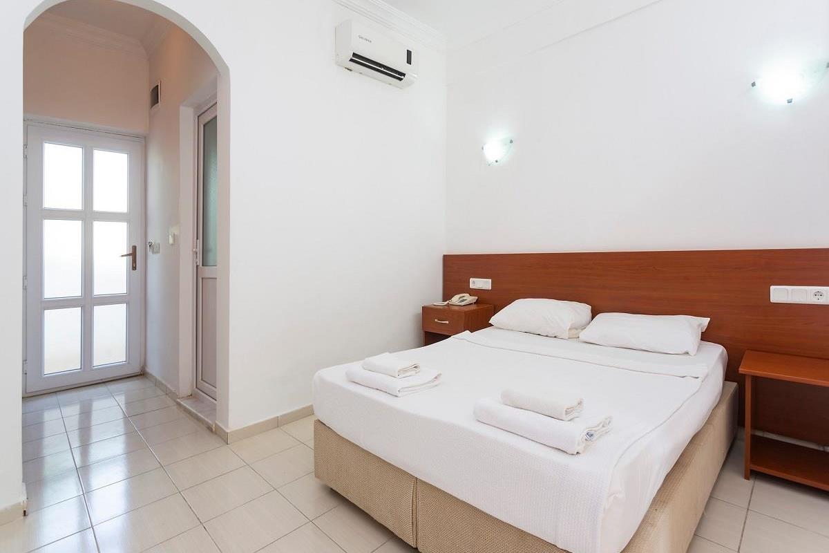 En fazla 3 yetişkin veya 2 yetişkin + 2 çocuk.