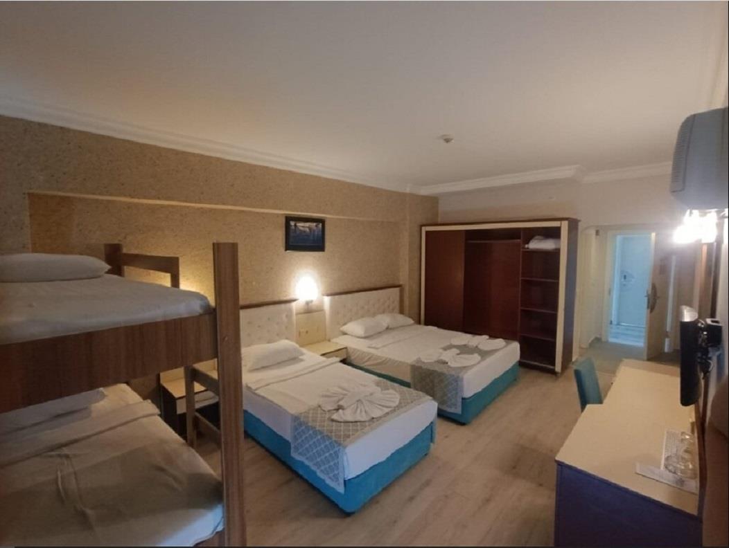 En az 2 yetişkin, En fazla 2 yetişkin + 2 çocuk.