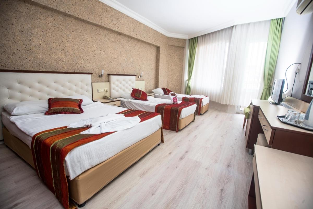 En az 2 yetişkin, En fazla 4 yetişkin veya 3 yetişkin + 1 çocuk.