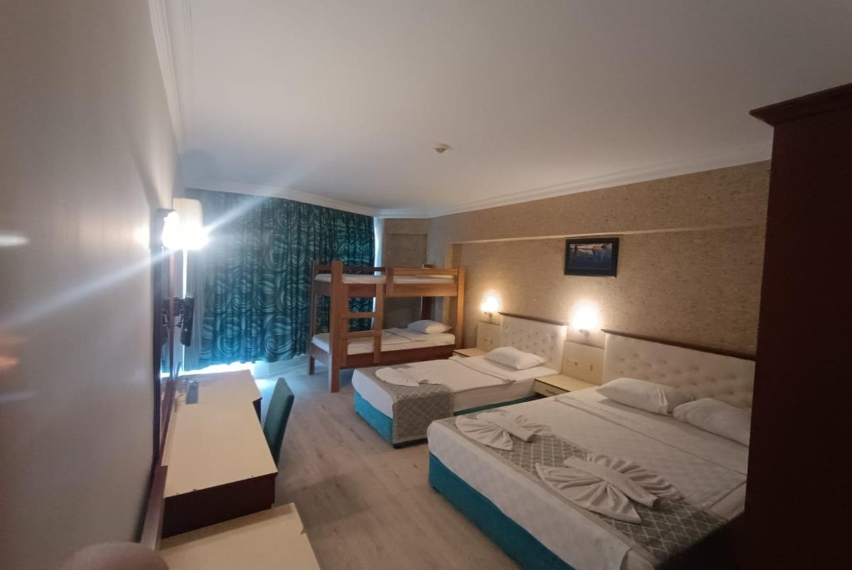 En az 2 yetişkin, En fazla 2 yetişkin + 2 çocuk.