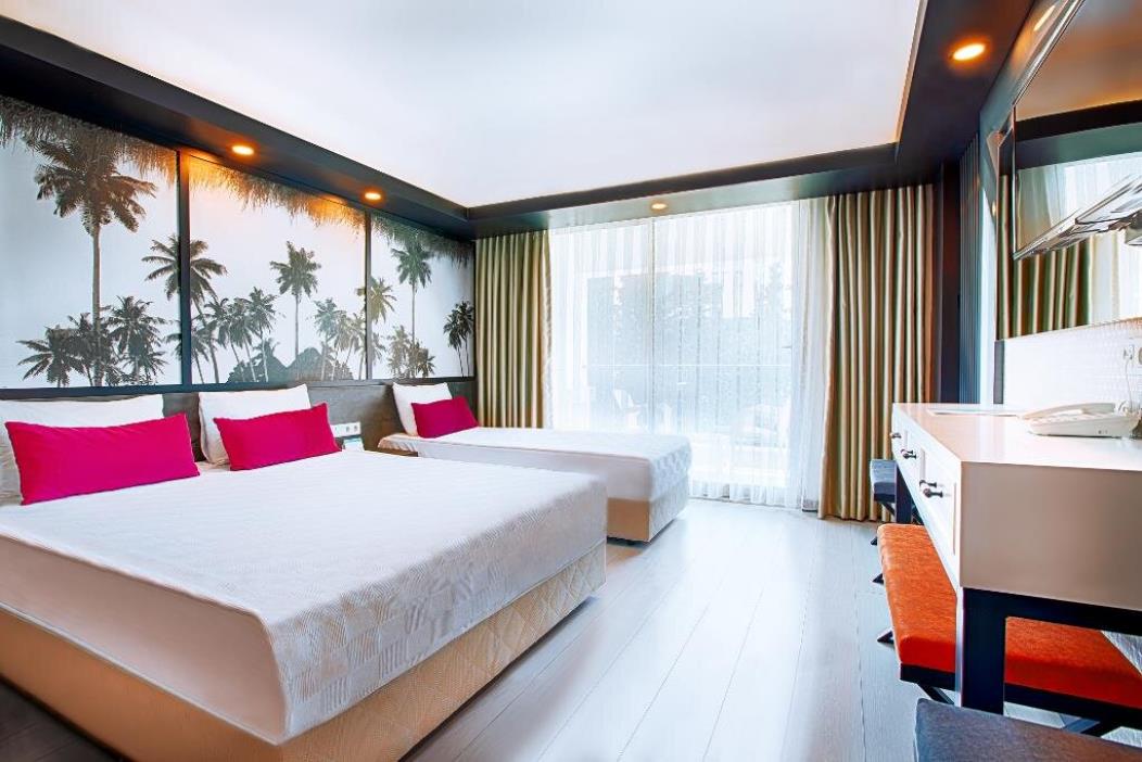 En fazla 3 yetişkin veya 2 yetişkin + 1 çocuk.