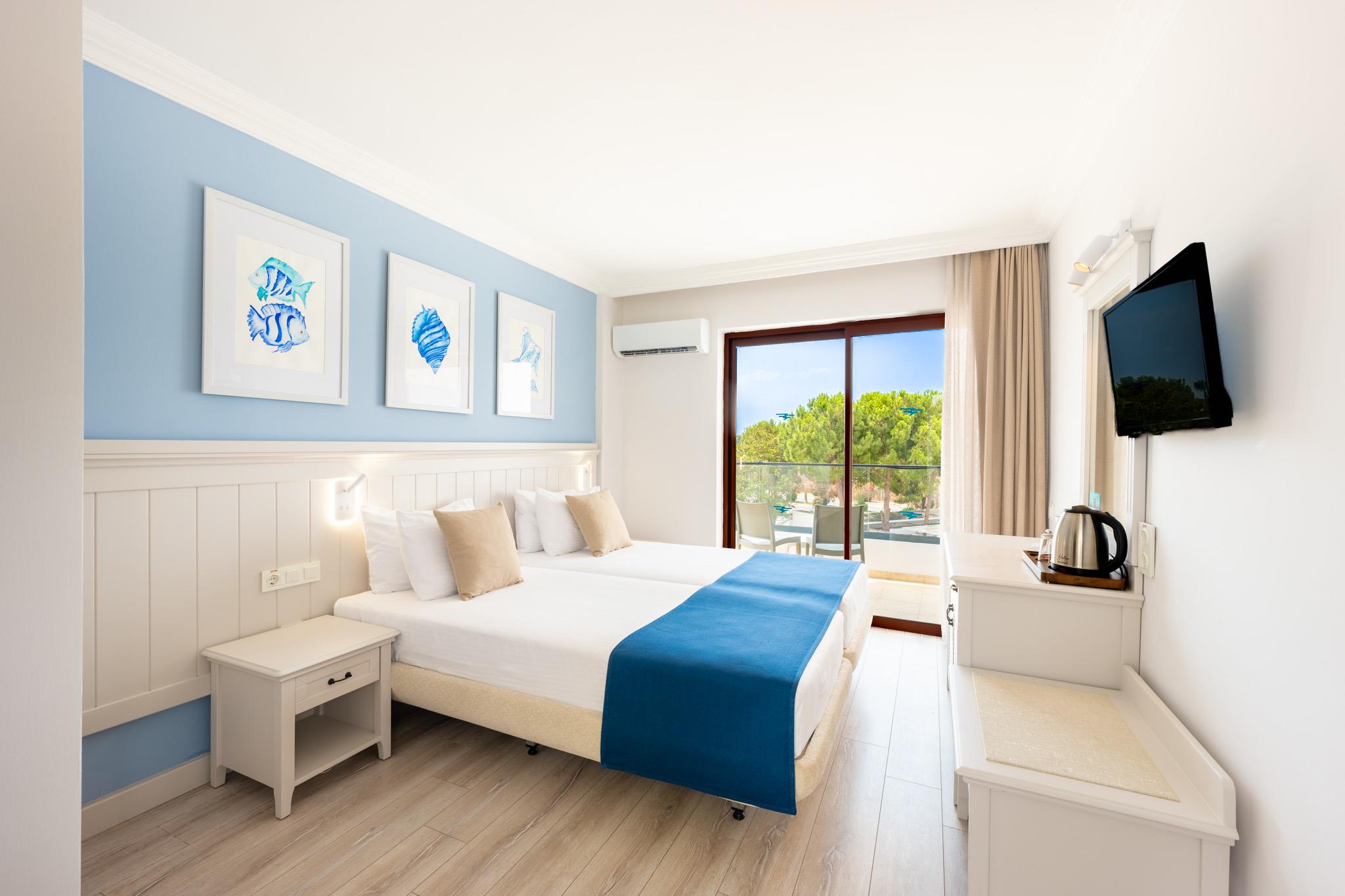 En fazla 3 yetişkin veya 2 yetişkin + 1 çocuk.