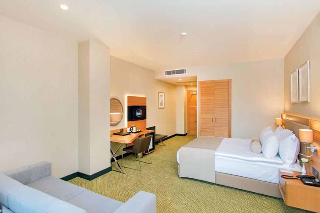 En az 2 yetişkin, En fazla 2 yetişkin.