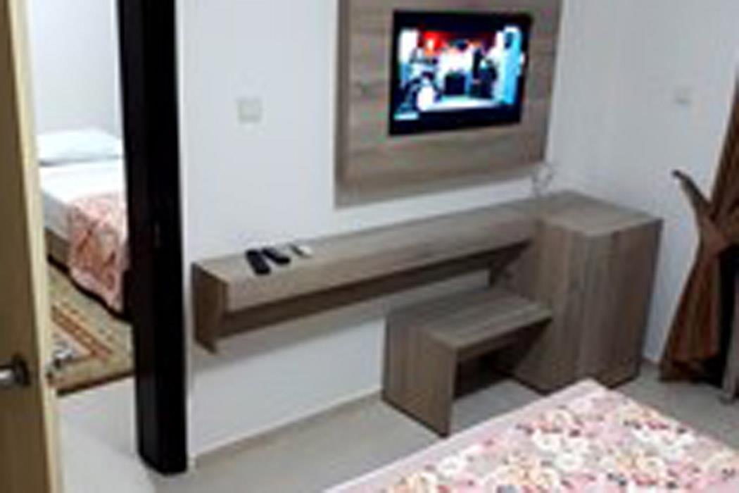 En fazla 4 yetişkin veya 3 yetişkin + 1 çocuk.