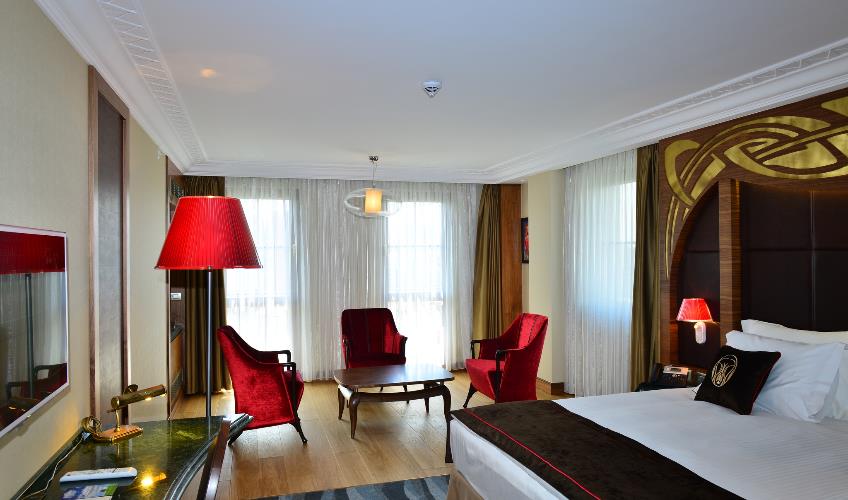 En fazla 2 yetişkin + 1 çocuk veya 1 yetişkin + 1 çocuk.