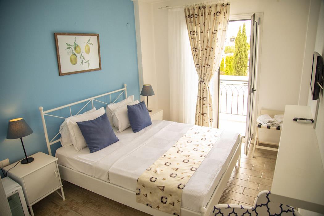 En fazla 2 yetişkin.