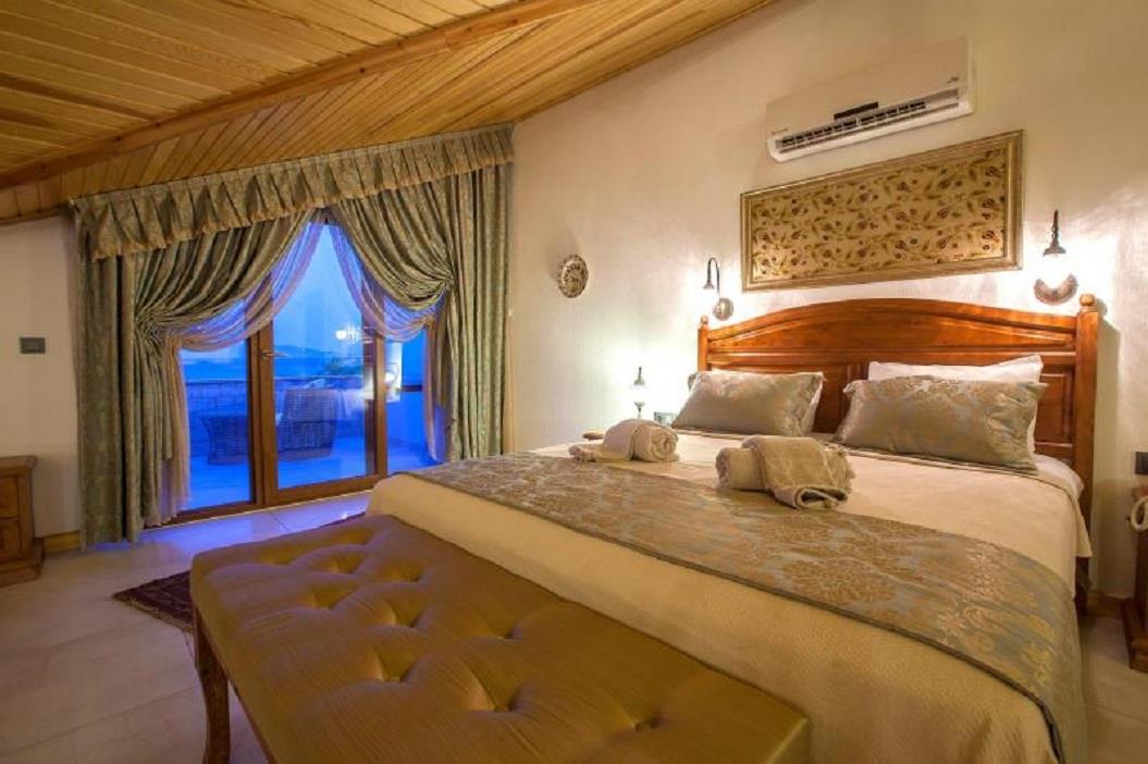 En fazla 2 yetişkin + 1 çocuk veya 1 yetişkin + 1 çocuk.