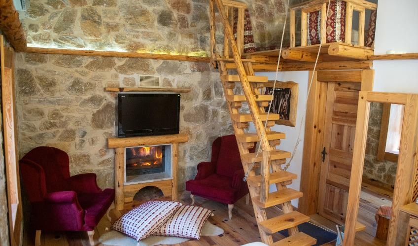 En fazla 2 yetişkin + 2 çocuk veya 1 yetişkin + 2 çocuk.