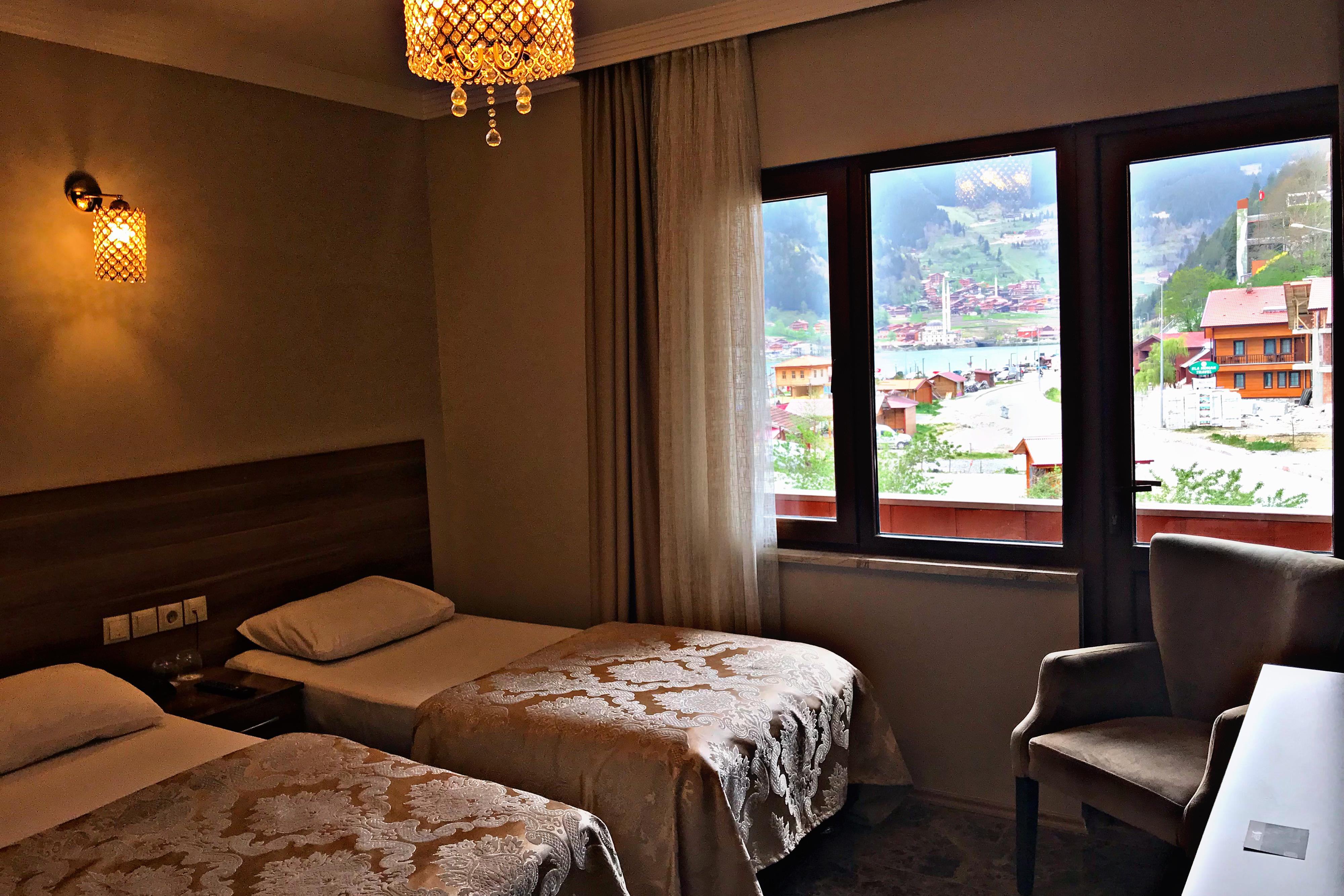 En fazla 2 yetişkin.