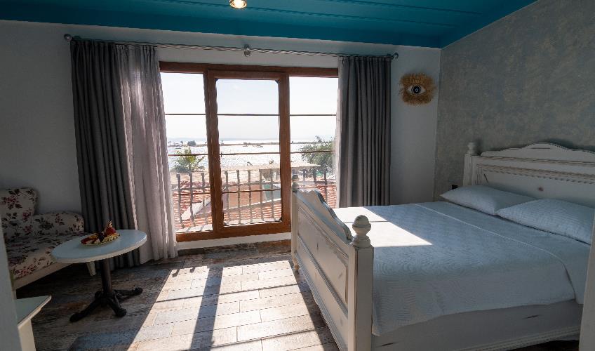 En fazla 2 yetişkin.