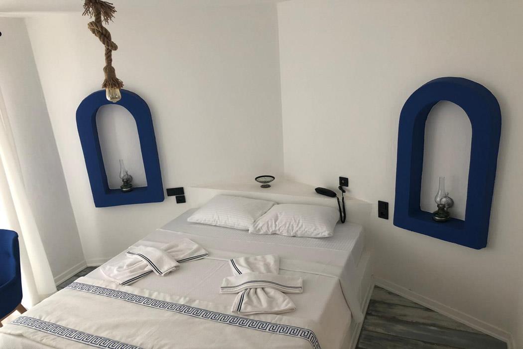 En az 2 yetişkin, En fazla 3 yetişkin + 1 bebek (0-2 yaş).