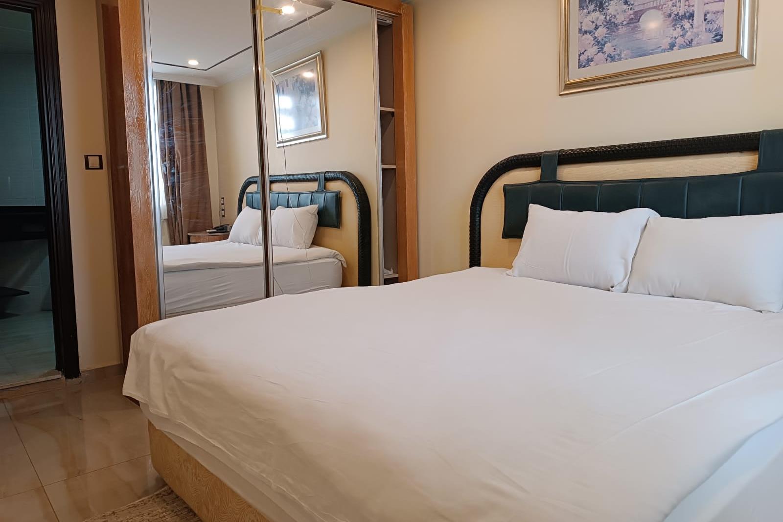 En fazla 2 yetişkin.