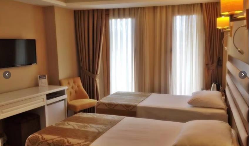 En fazla 2 yetişkin + 1 bebek (0-2 yaş).