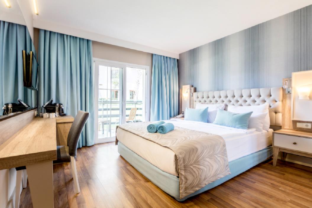 En fazla 2 yetişkin.