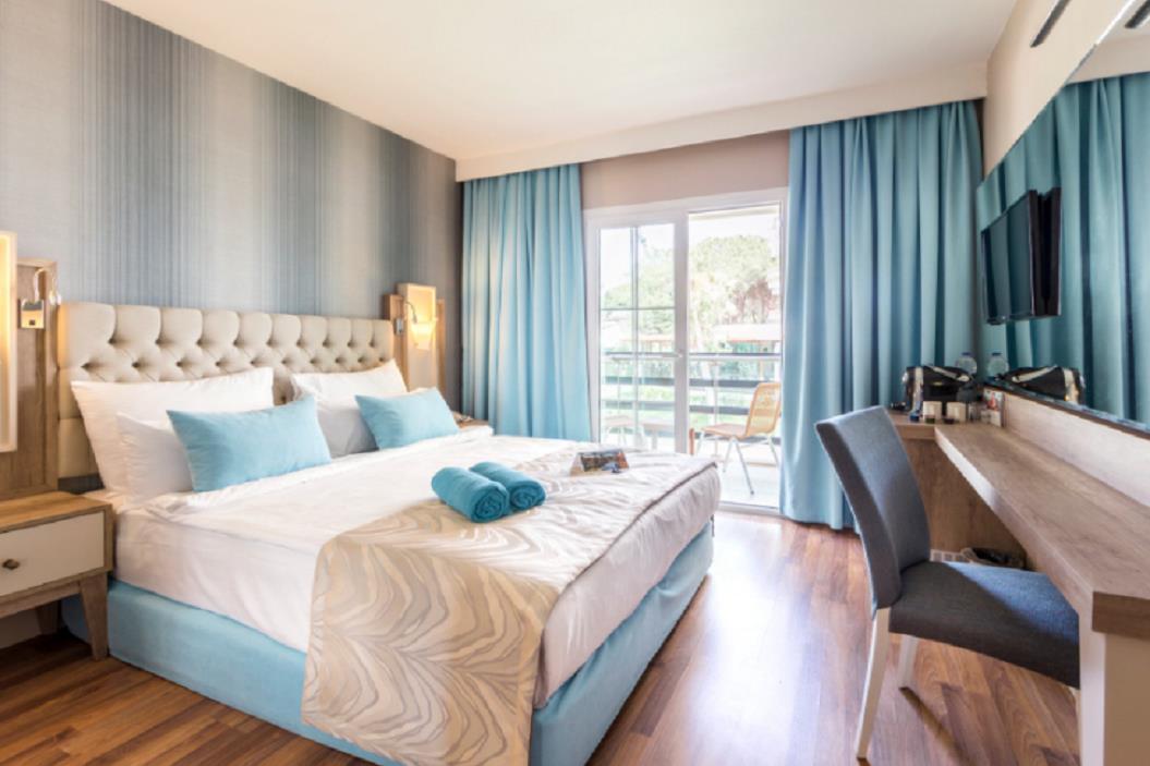 En fazla 3 yetişkin veya 2 yetişkin + 1 çocuk.