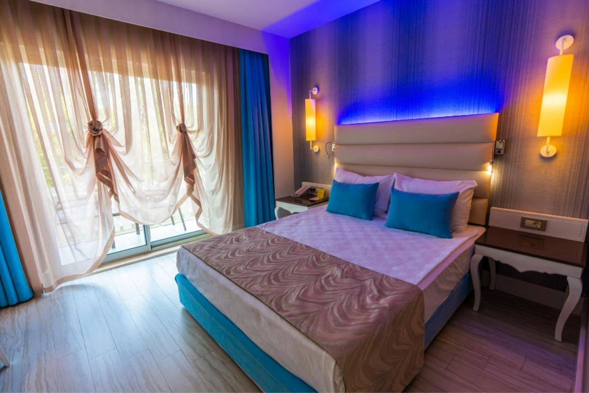 En fazla 2 yetişkin.