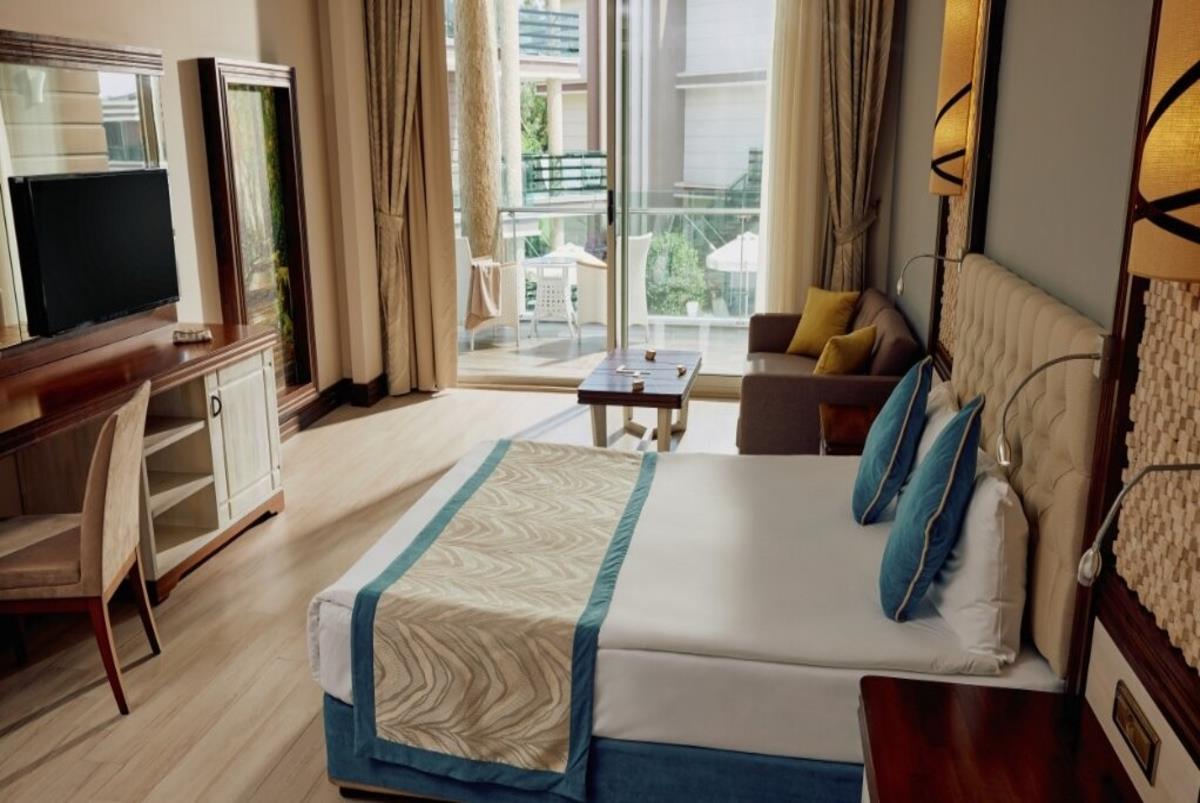 En fazla 3 yetişkin + 1 çocuk veya 2 yetişkin + 2 çocuk.