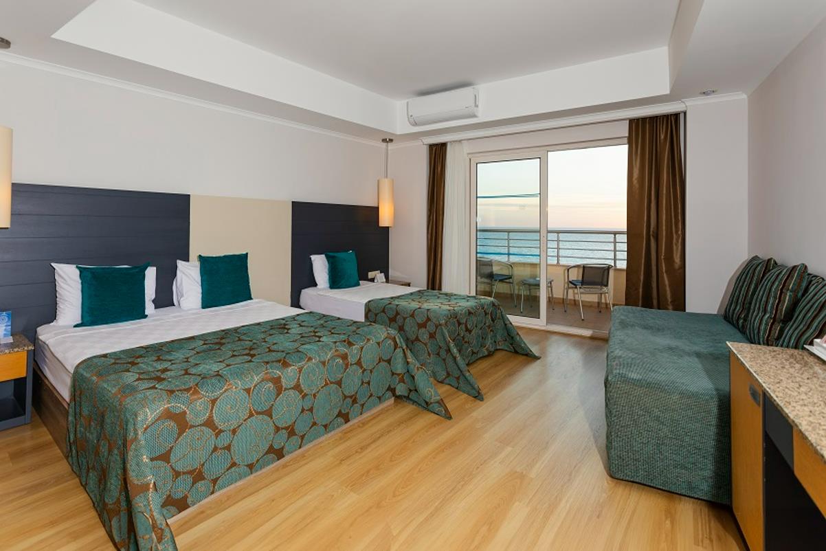 En az 2 yetişkin, En fazla 3 yetişkin + 1 çocuk veya 2 yetişkin + 2 çocuk.