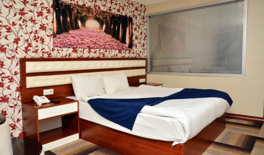 En fazla 2 yetişkin.