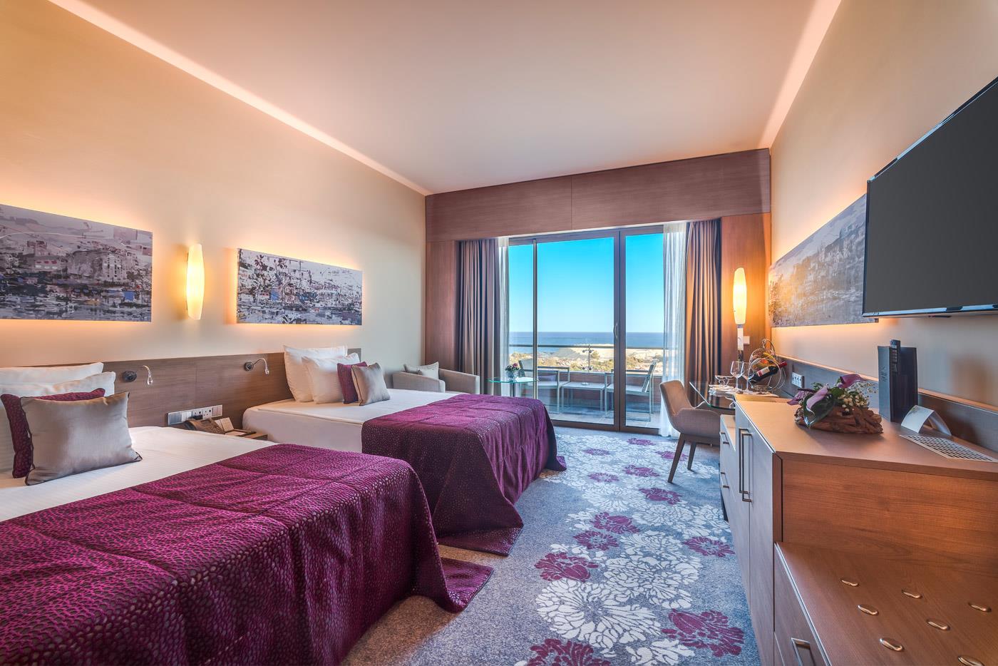 En fazla 3 yetişkin veya 2 yetişkin + 2 çocuk.