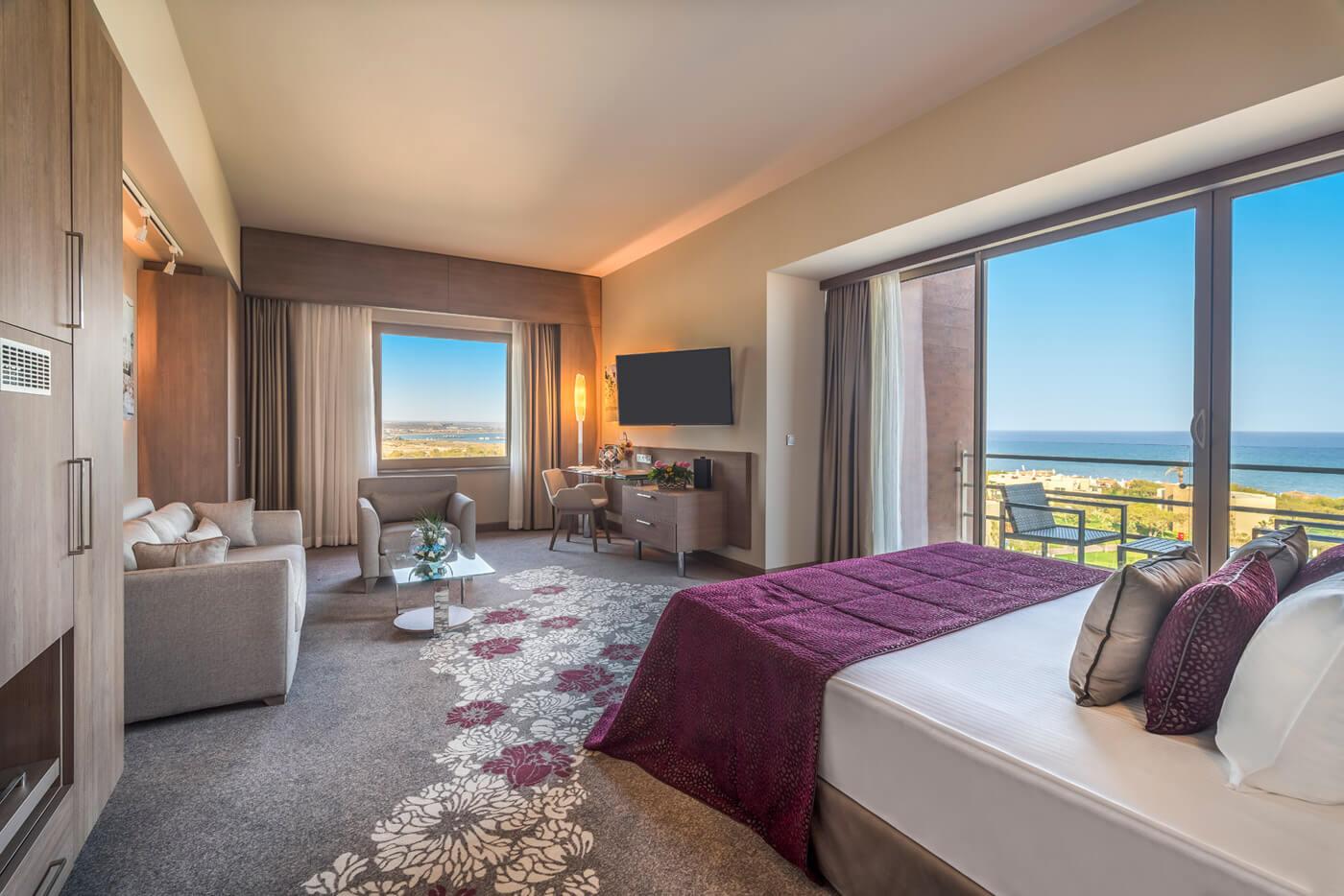 En fazla 3 yetişkin veya 2 yetişkin + 2 çocuk.