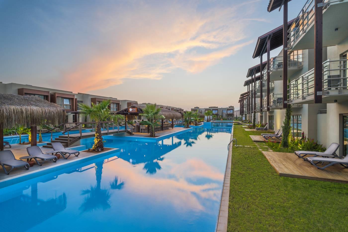 En az 2 yetişkin, En fazla 4 yetişkin + 1 çocuk veya 3 yetişkin + 2 çocuk.