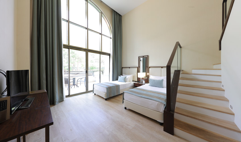 En az 2 yetişkin, En fazla 4 yetişkin + 1 çocuk veya 3 yetişkin + 2 çocuk.