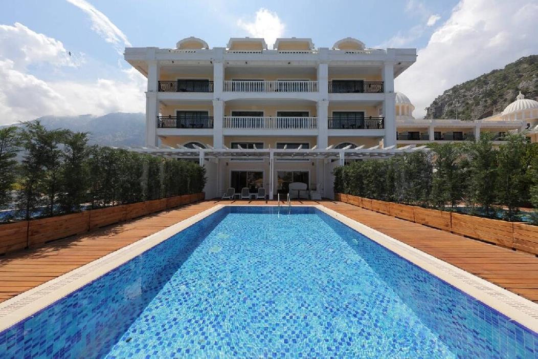 En az 3 yetişkin, En fazla 4 yetişkin + 1 çocuk veya 3 yetişkin + 2 çocuk.