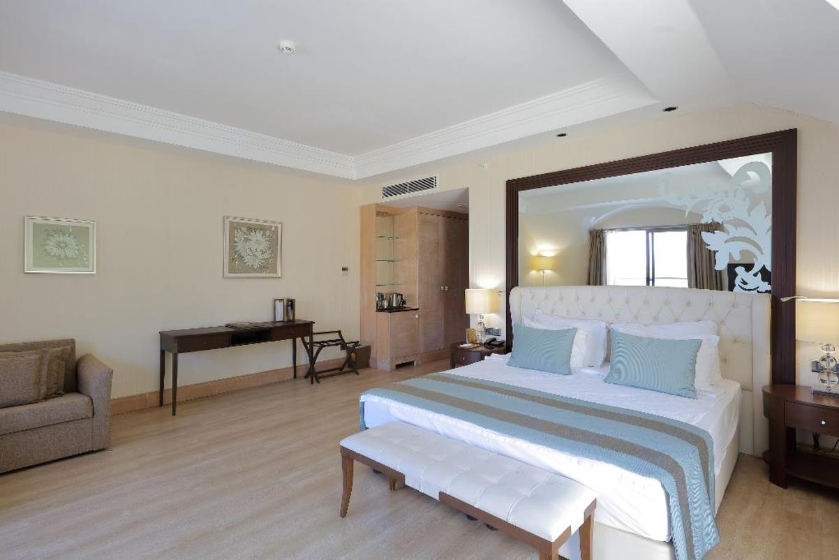 En fazla 3 yetişkin + 1 çocuk veya 2 yetişkin + 2 çocuk.