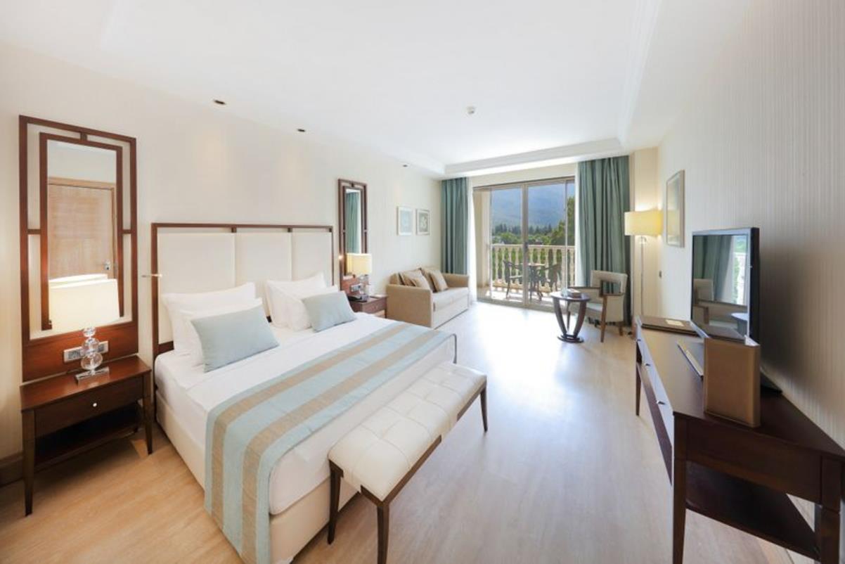 En fazla 3 yetişkin + 1 çocuk veya 2 yetişkin + 2 çocuk.