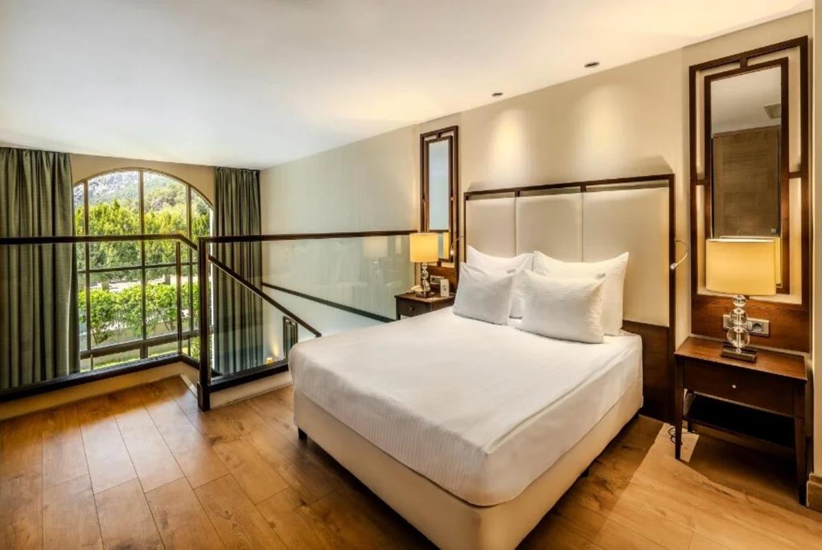 En az 2 yetişkin, En fazla 4 yetişkin + 1 çocuk veya 3 yetişkin + 2 çocuk.