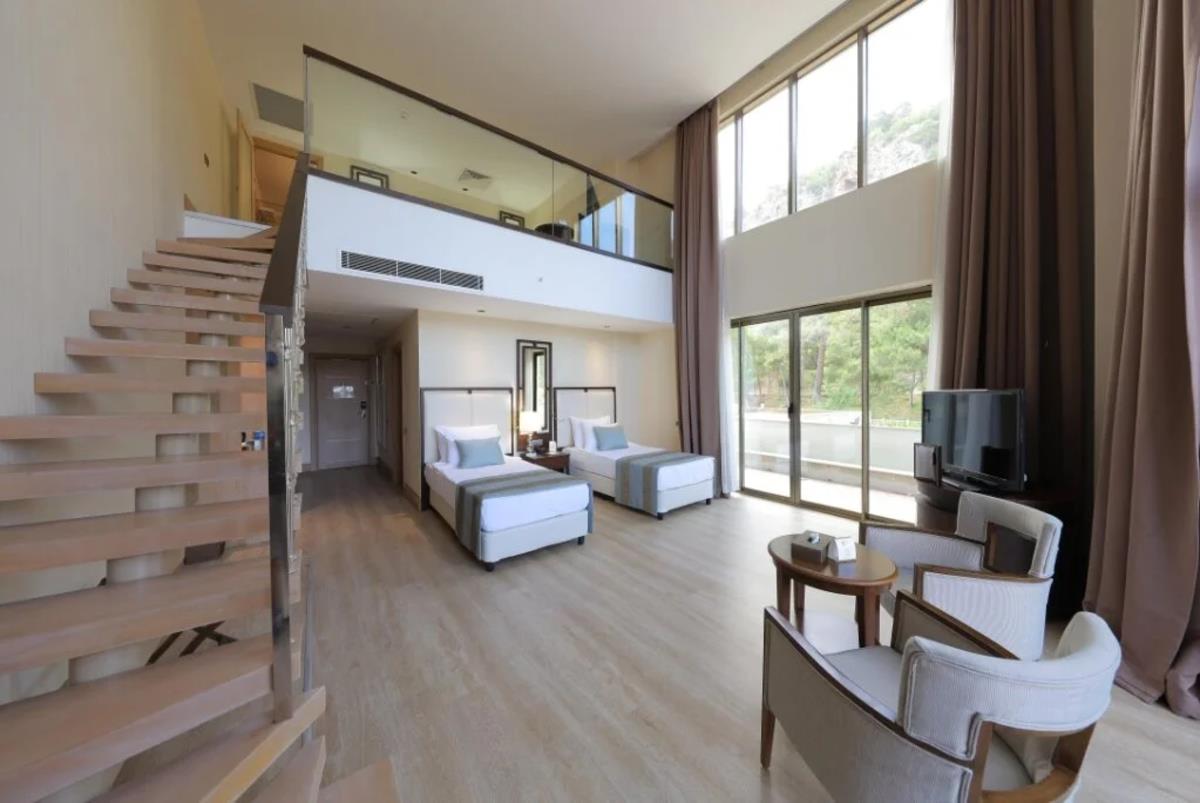 En az 2 yetişkin, En fazla 4 yetişkin + 1 çocuk veya 3 yetişkin + 2 çocuk.