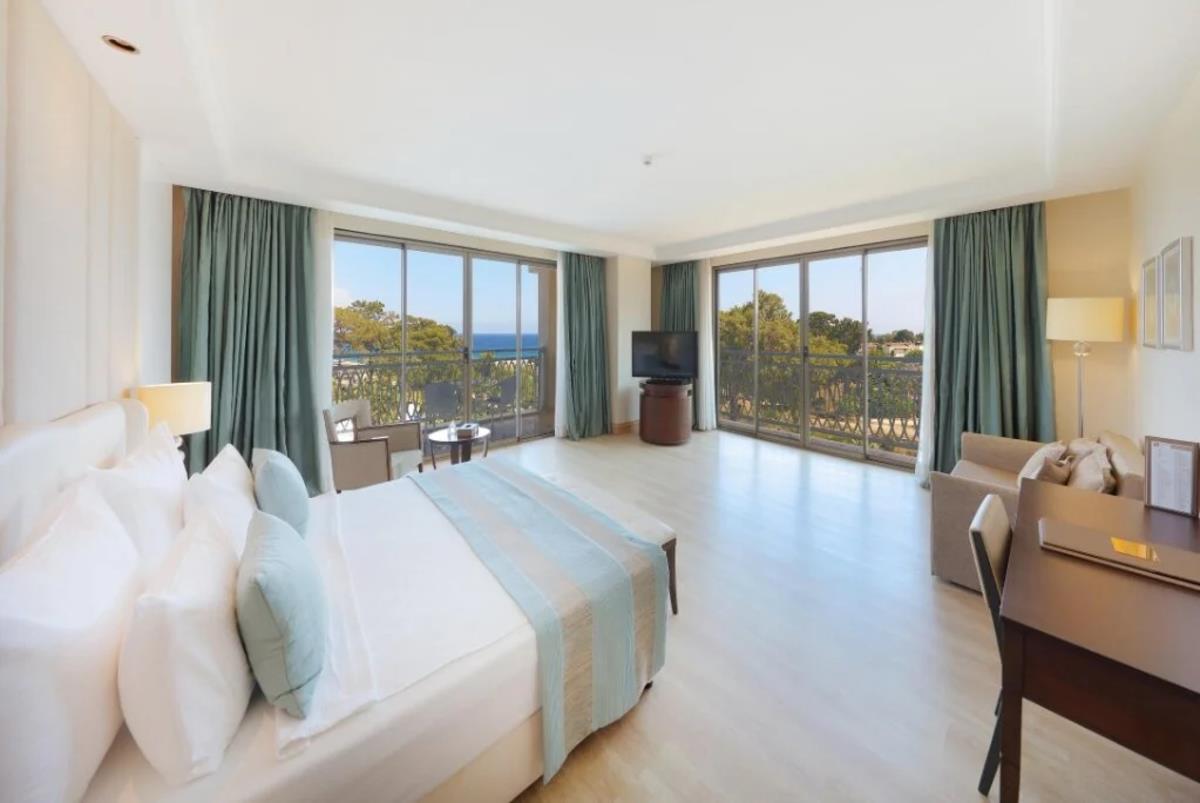 En fazla 3 yetişkin + 1 çocuk veya 2 yetişkin + 2 çocuk.