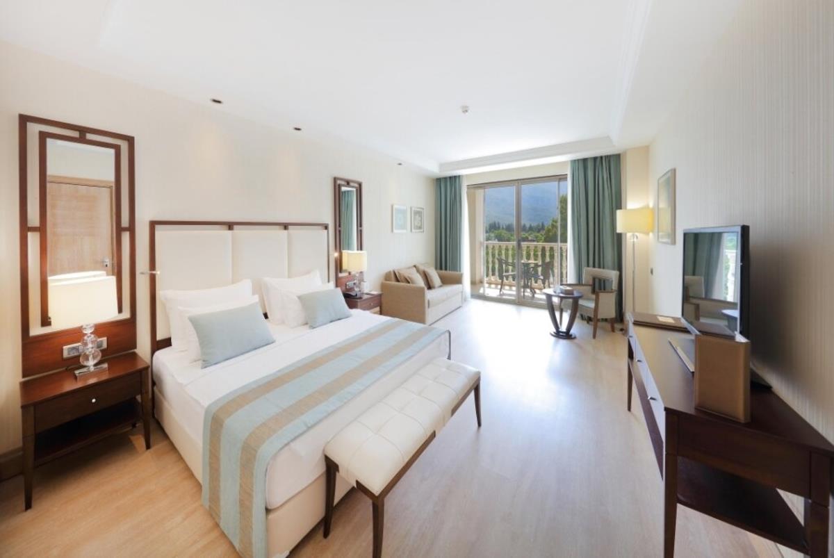 En fazla 3 yetişkin + 1 çocuk veya 2 yetişkin + 2 çocuk.