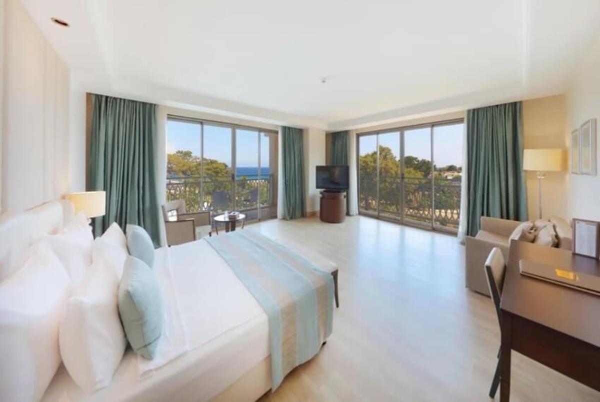 En fazla 3 yetişkin + 1 çocuk veya 2 yetişkin + 2 çocuk.