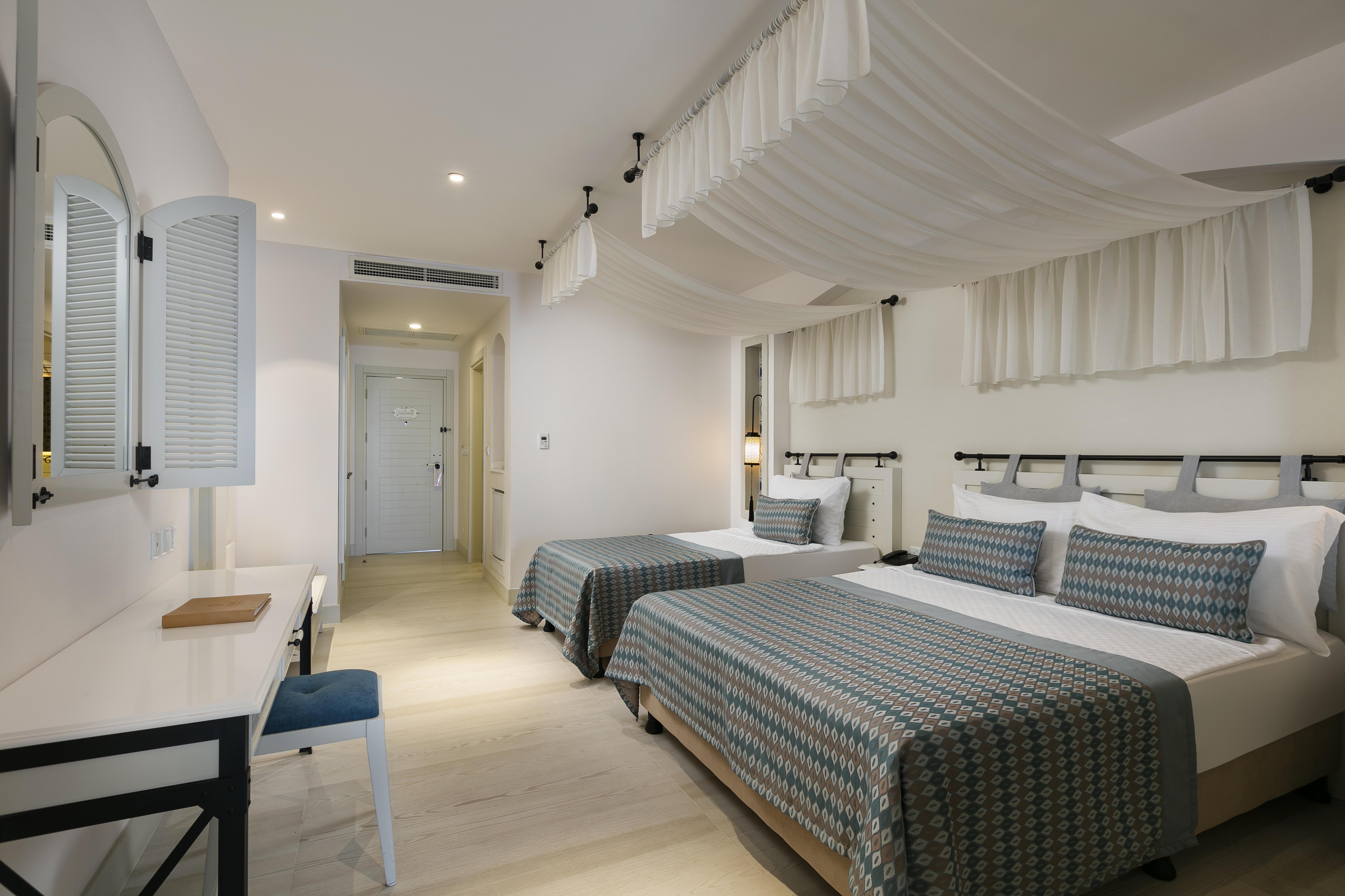 En fazla 3 yetişkin + 1 çocuk veya 2 yetişkin + 2 çocuk.