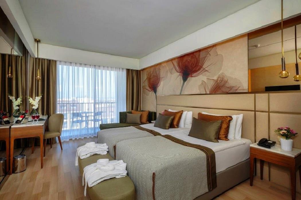 En fazla 3 yetişkin veya 2 yetişkin + 2 çocuk.