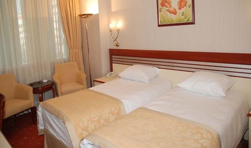 En az 2 yetişkin, En fazla 2 yetişkin.