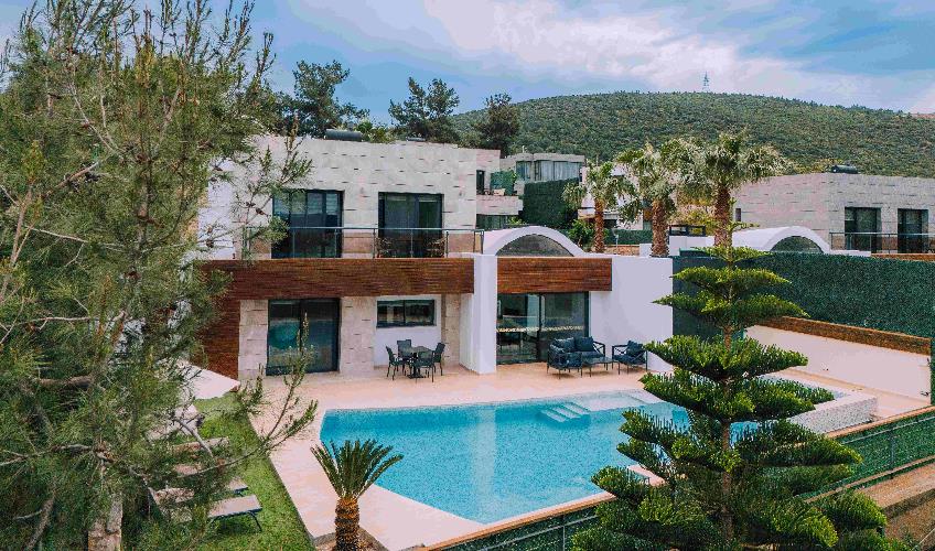 En fazla 4 yetişkin + 1 bebek (0-2 yaş).