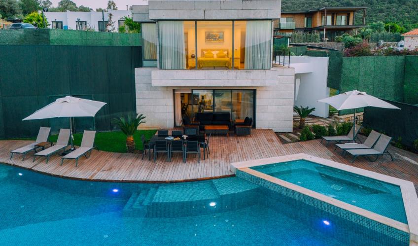 En fazla 4 yetişkin + 1 çocuk veya 3 yetişkin + 2 çocuk.