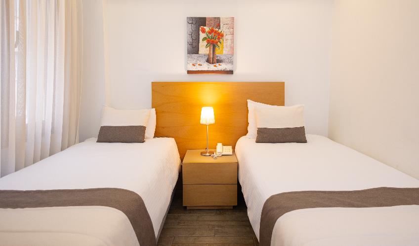 En az 2 yetişkin, En fazla 2 yetişkin.