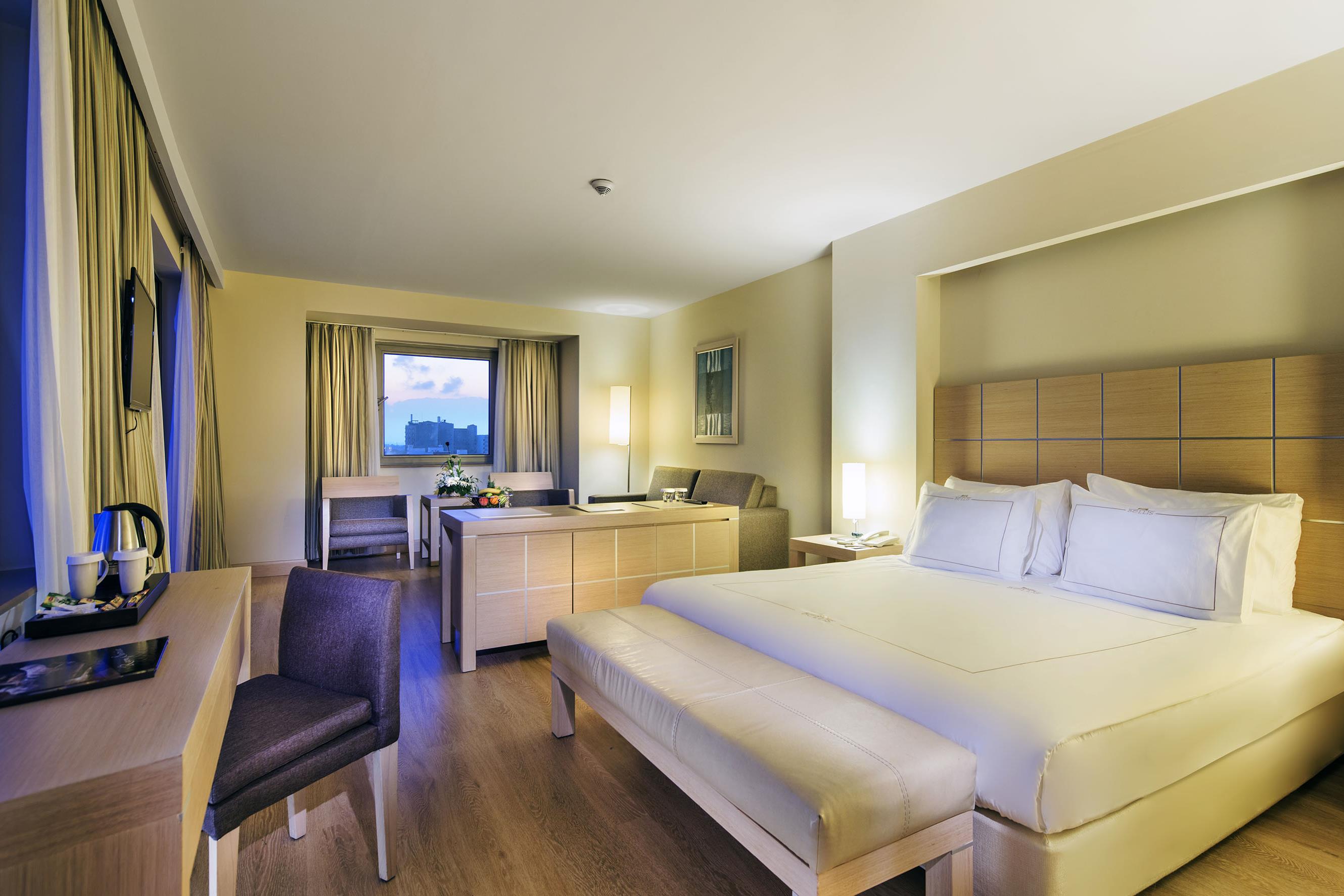 En az 2 yetişkin, En fazla 3 yetişkin + 1 çocuk veya 2 yetişkin + 2 çocuk.